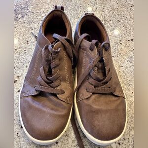 Speedy tie cruise leather shoe.  Size 2m